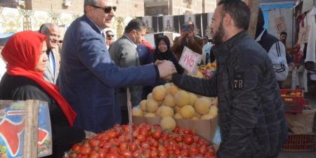 محافظ الغربية يتابع أسواق "اليوم الواحد" ويؤكد استمرارها لدعم المواطنين