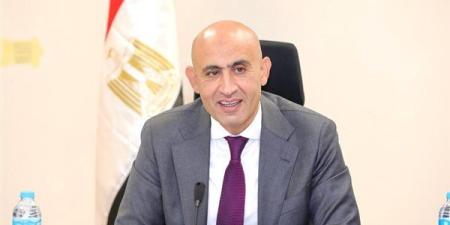 اليوم..
      وزير
      التعليم
      يجتمع
      بمديري
      الإدارات
      لبحث
      الاستعداد
      للامتحانات
      وخطة
      العمل
      المقبلة