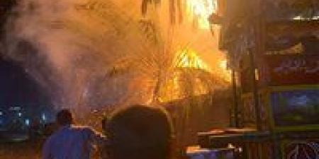السيطرة
      على
      حريق
      نشب
      بنخل
      بجوار
      مخزن
      مشروبات
      غازية
      بقليوب