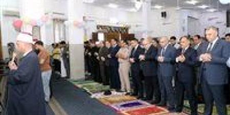 محافظ
      الشرقية
      يؤدي
      صلاة
      عيد
      الأضحى
      بمسجد
      الزراعة
      بمدينة
      الزقازيق