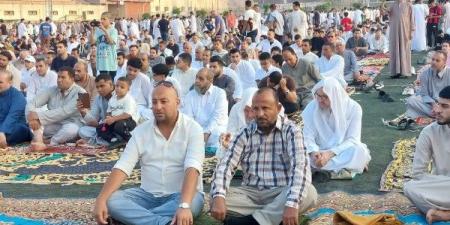 أهالى قويسنا يؤدون صلاة  عيد الاضحى بمركز شباب قويسنا