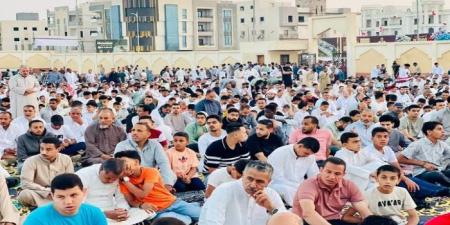 حشود
      كبيرة
      من
      المصلين
      يؤدون
      صلاة
      العيد
      بالمجمع
      الاسلامي
      بمدينة
      السادات