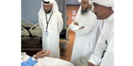 رئيس
      بعثة
      الطب
      الكويتي
      يطمئن
      على
      صحة
      أحد
      الحجاج
      الكويتيين
      في
      مكة
      المكرمة