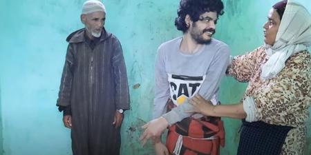شاب
      يعيش
      مكبلاً
      منذ
      22
      سنة