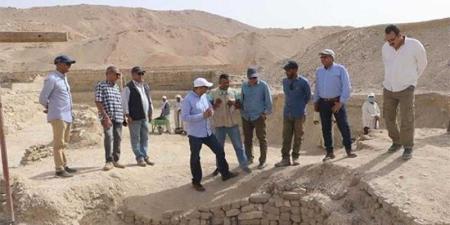 الأمين
      العام
      للمجلس
      الأعلى
      للآثار
      يتفقد
      ”المقاصير
      الجنوبية”
      بمعبد
      الأخ
      منو
      وأعمال
      الحفائر
      الأثرية