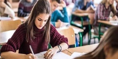 التعليم
      تهدى
      أسئلة
      امتحانات
      الثانوية
      العامة
      2025
      للطلاب
      قبل
      انطلاقها..وتحذر 6
      آلاف
      طالب