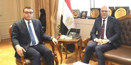وزيرا
      الإسكان
      والعمل
      يبحثان
      ...