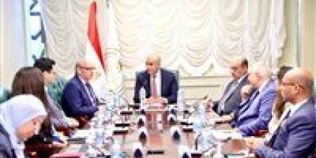 عبداللطيف:
      نتطلع
      للتعاون
      مع
      القطاع
      الخاص
      الألماني
      وإنشاء
      مدارس
      تعليم
      فني
      بالتعاون
      مع
      GiZ