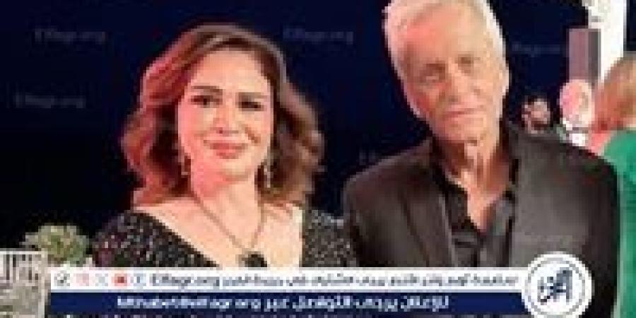 إلهام
      شاهين
      تشارك
      صورة
      مع
      النجم
      العالمي
      مايكل
      دوجلاس
      في
      مهرجان
      البحر
      الأحمر
      السينمائي
      الدولي