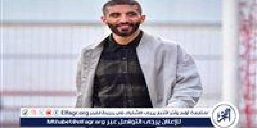 حسين
      السيد
      ورامي
      نصوحي
      يؤازران
      لاعبي
      الزمالك
      قبل
      لقاء
      سيراميكا
      كليوباترا
      في
      الدوري