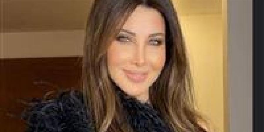 نانسي
      عجرم
      تهدي
      أغنية
      طول
      عمري
      نجمة
      للراحل
      محمد
      رحيم:
      آخر
      تعاون
      بينا