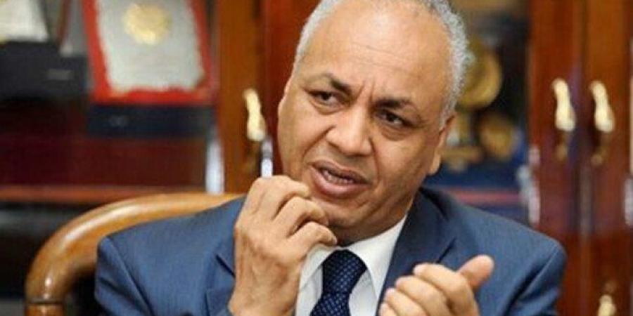 مصطفى
      بكري
      يهاجم
      صحيفة
      «الجارديان»
      بعد
      وصفها
      الرئيس
      السيسي
      بـ
      «المؤقت»