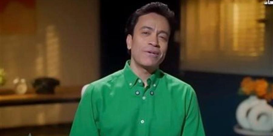 "أشجع
      وأشطر
      بطل"..
      سامح
      حسين
      يدعم"
 ...