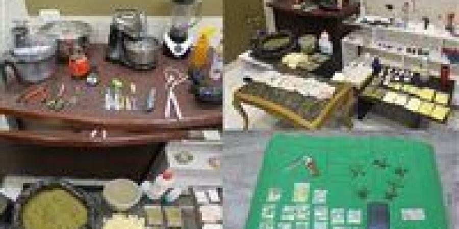 القبض
      على
      عصابة
      أوكرانية
      لتصنيع
      وتهريب
      مخدر
      "الآيس"
      داخل
      علب
      مواد
      غذائية
      بـ6
      أكتوبر