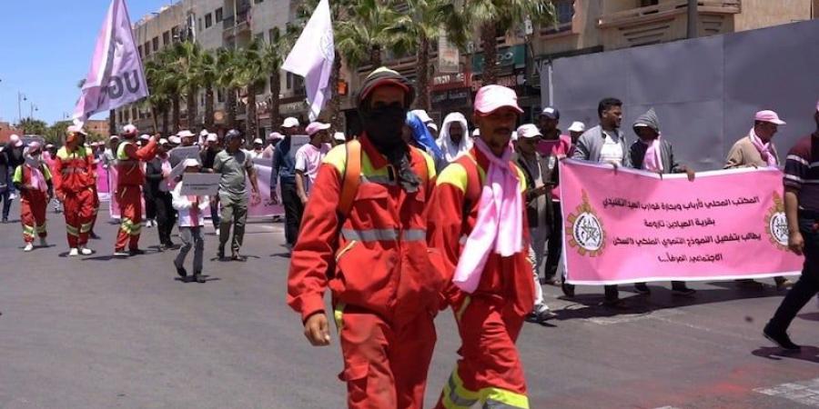 مسيرات
      نقابية
      بالعيون
      تطالب
      بتنزيل
      الحكم
      الذاتي
      والعدالة
      الاجتماعية