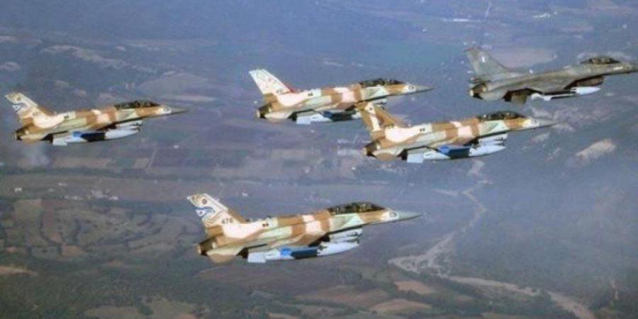 سقوط
      شهداء
      وجرحى..
      طيران
      الاحتلال
      يستهدف
      حي
      الرمال
      غرب
      غزة