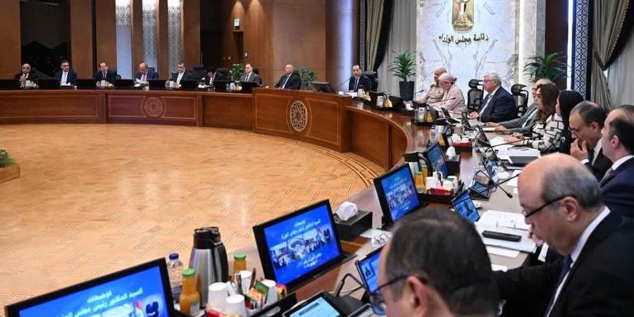 مدبولي
      يوجه
      الشراكة
      مع
      القطاع
      الخاص
      في
      إدارة
      وتشغيل
      مصانع
      الغزل
      والنسيج
      المطورة
