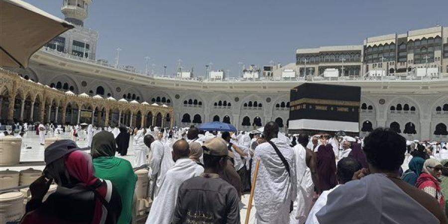 غرفة
      السياحة
      توصي
      بعدم
      المبيت
      في
      "المشعر"
      تخفيفًا
      على
      الحجاج