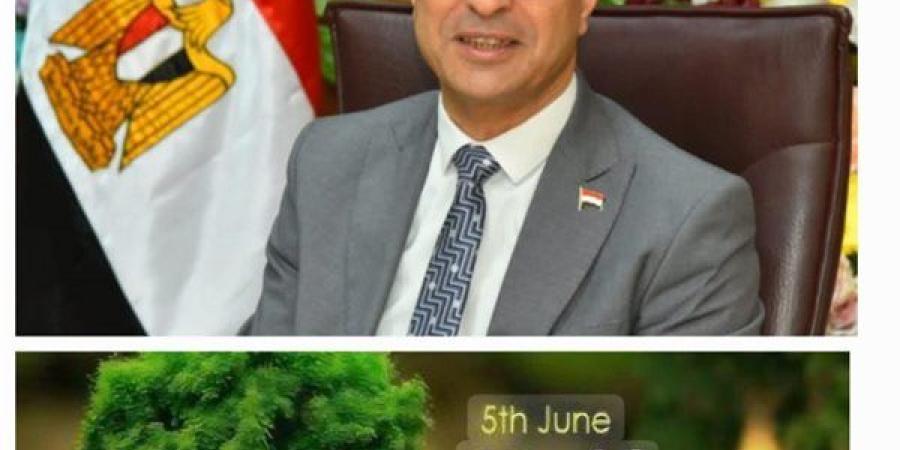 رئيس
      جامعة
      أسيوط:
      التلوث
      بالبلاستيك
      تهديدٌ
      صامت
      لحياة
      الإنسان
      واستدامة
      الكوكب