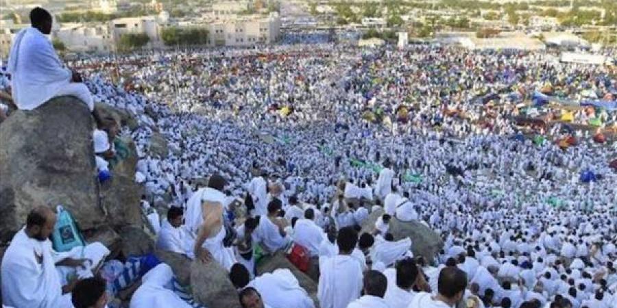دعاء
      يوم
      عرفة
      مكتوب
      ومستجاب..
      ...