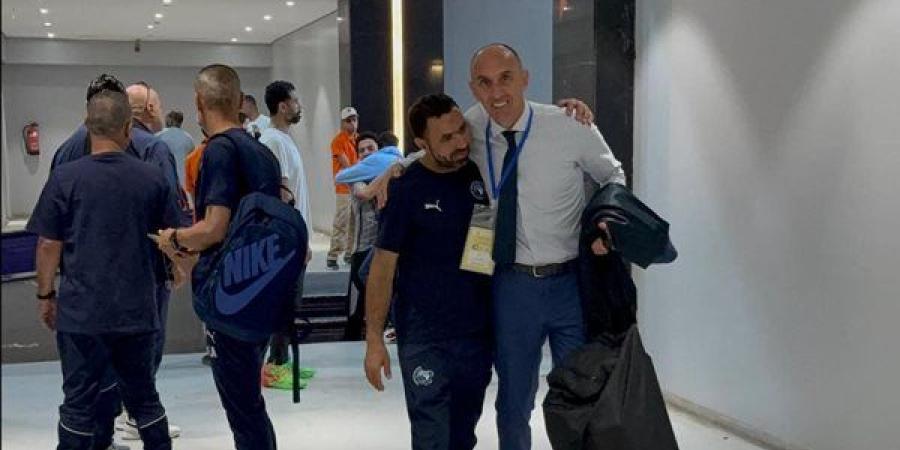حافلة
      بيراميدز
      تصل
      لـ
      ستاد
      ...