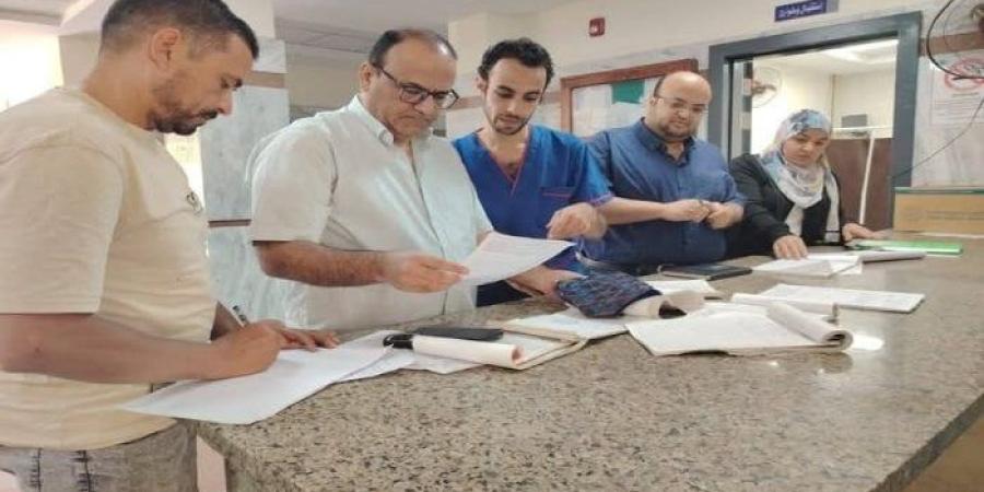 صحة
      المنوفية:
      298
      فرقة
      متحركة
      لتقديم
      خدمات
      المبادرات
      الرئاسية
      خلال
      عيد
      الأضحى