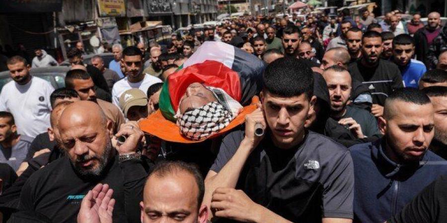 4
      شهداء
      بينهم
      طفلان
      في
      قصف
      خيمة
      نازحين
      شمال
      خان
      يونس
