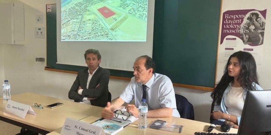 ندوة
      تناقش
      قضية
      الصحراء
      ببرشلونة