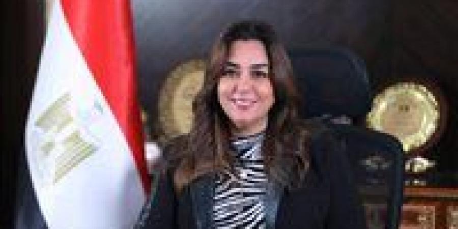 وزيرة
      التنمية
      المحلية
      تتابع
      مع
      المحافظين
      تطورات
      الوضع
      في
      المحافظات
      خلال
      أول
      أيام
      عيد
      الأضحي
      المبارك