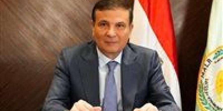 للتيسير
      على
      المواطنين
      والمزارعين..
      وزير
      الزراعة
      يتابع
      سير
      العمل
      بالقطاعات
      الخدمية
      والإنتاجية
      خلال
      إجازة
      العيد