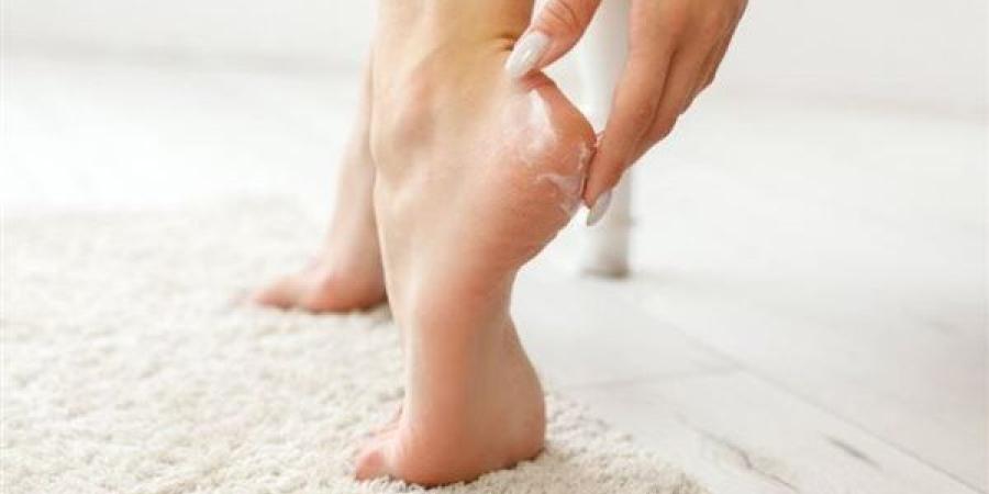 لقدمين
      أكثر
      نعومة..
      طرق
      طبيعية
      ...