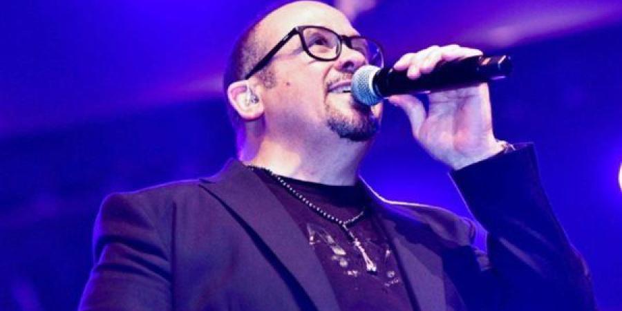 هشام
      عباس
      يُشعل
      مسرح
      البالون
      في
  ...