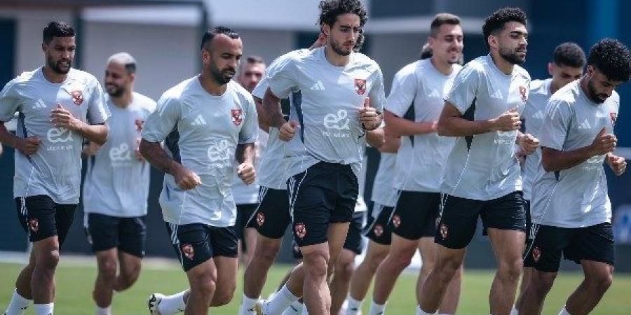 قبل مواجهة باتشوكا.. الأهلي يخوض مرانًا خفيفًا في فندق الإقامة
