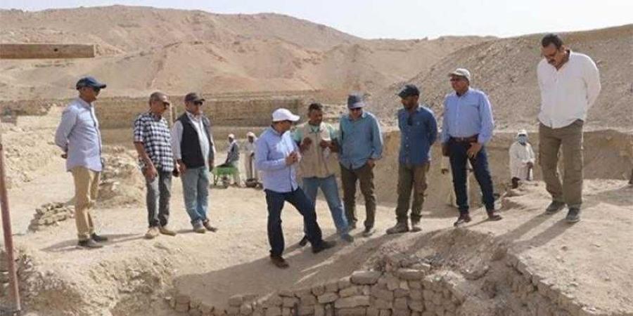 الأمين
      العام
      للمجلس
      الأعلى
      للآثار
      يتفقد
      ”المقاصير
      الجنوبية”
      بمعبد
      الأخ
      منو
      وأعمال
      الحفائر
      الأثرية