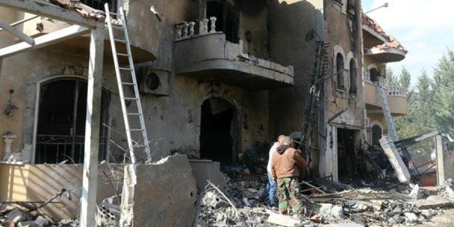 استشهاد
      نحو
      31
      فلسطينيا
      في
      قصف
      إسرائيلي
      على
      قطاع
      غزة
      منذ
      فجر
      اليوم