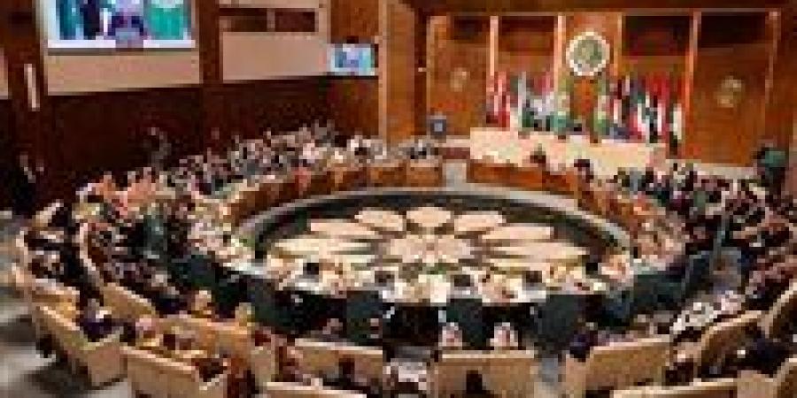 في
      بورصة
      الترشيحات..
      السفير
      مجاهد
      يرشح
      6
      أسماء
      لمنصب
      أمين
      الجامعة
      العربية