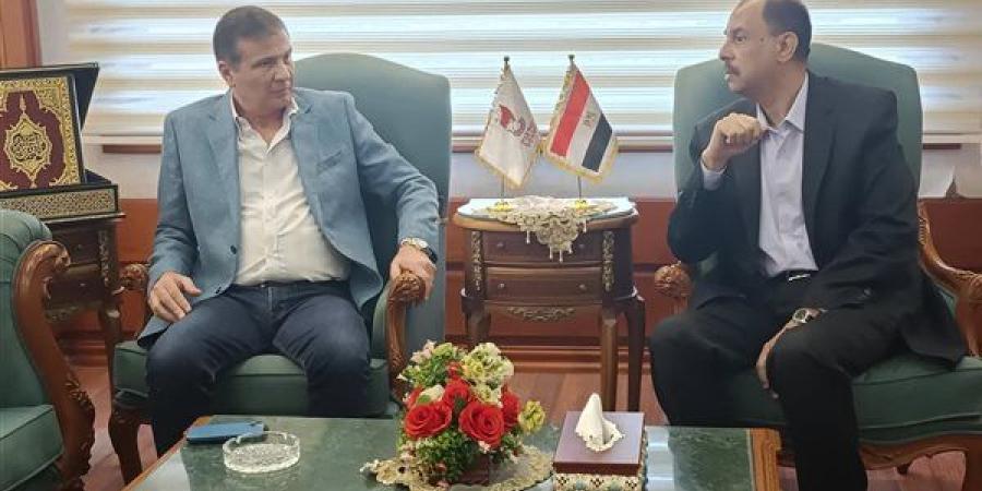"الزراعة
      والتنمية
      المحلية
      يبحثان
      ...