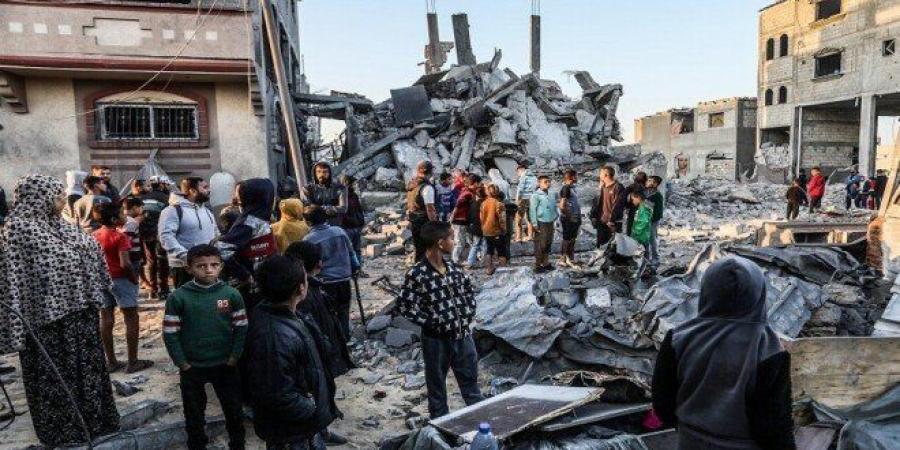 خلال
      انتظارهم
      المساعدات..
      استشهاد
      8
      فلسطينيين
      برصاص
      الاحتلال
      الإسرائيلي
      في
      رفح
