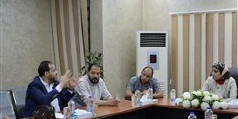 مسئولو
      جهاز
      السويس
      الجديدة
      يستقبلون
      مجموعة
      من
      مستثمري
      الحي
      الصناعي
      لمناقشة
      أوجه
      التعاون