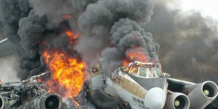 على
      متنها
      242
      شخصا..
      تحطم
      طائرة
      ركاب
      هندية
      فور
      إقلاعها
      من
      مطار
      أحمد
      آباد