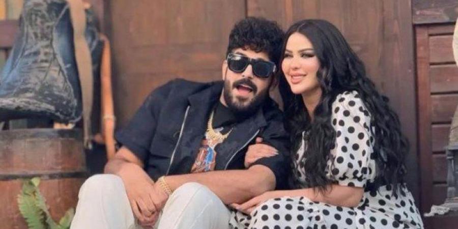 شيماء
      سعيد
      تُعلن
      انفصالها
      عن
      المطرب
      إسماعيل
      الليثي
      بعد
      زواج
      دام
      عقدًا
      من
      الزمن