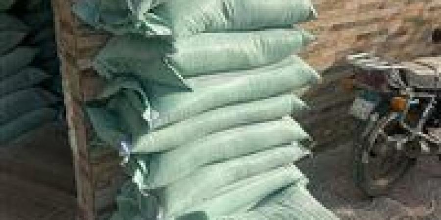 حملات
      تموينية
      مكثفة
      تضبط
      4
      أطنان
      دقيق
      مخالف
      خلال
      24
      ساعة