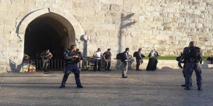 الاحتلال
      الإسرائيلي
      يغلق
      أبواب
      المسجد
      الأقصى
      بالتزامن
      مع
      فرض
      «إغلاق
      شامل»
      على
      الضفة