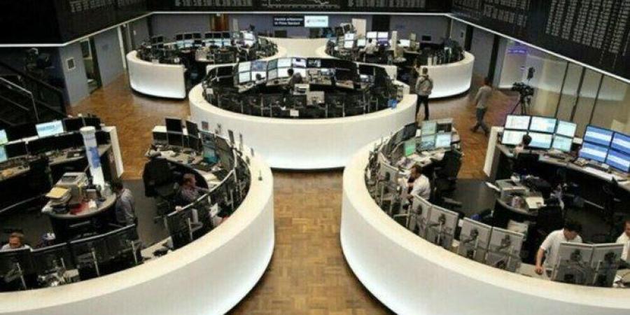 الأسهم
      الأوروبية
      تتكبد
      خسائر
      حادة
      بفعل
      ضربات
      إسرائيل
      على
      إيران..
      وقطاعات
      الدفاع
      والطاقة
      تقود
      المكاسب