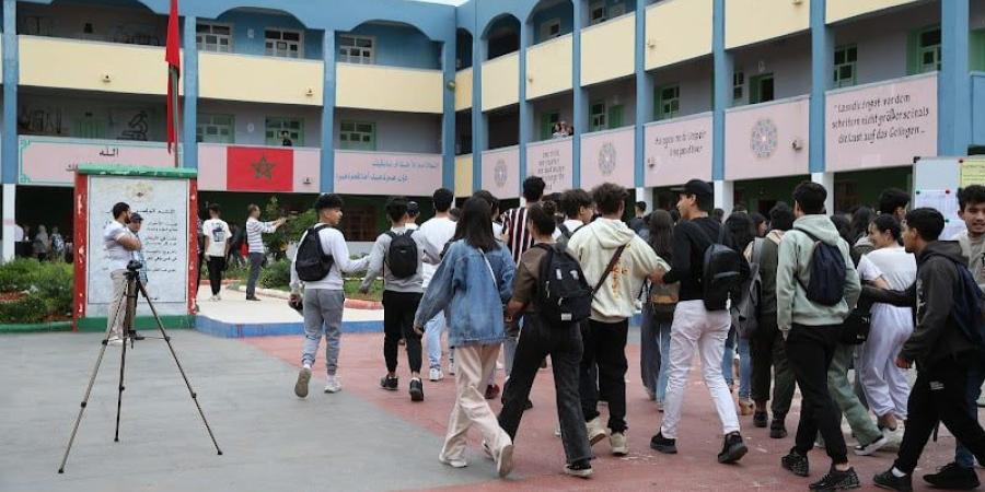 التلميذة
      ملاك
      تتصدر
      "باك
      الشرق"
