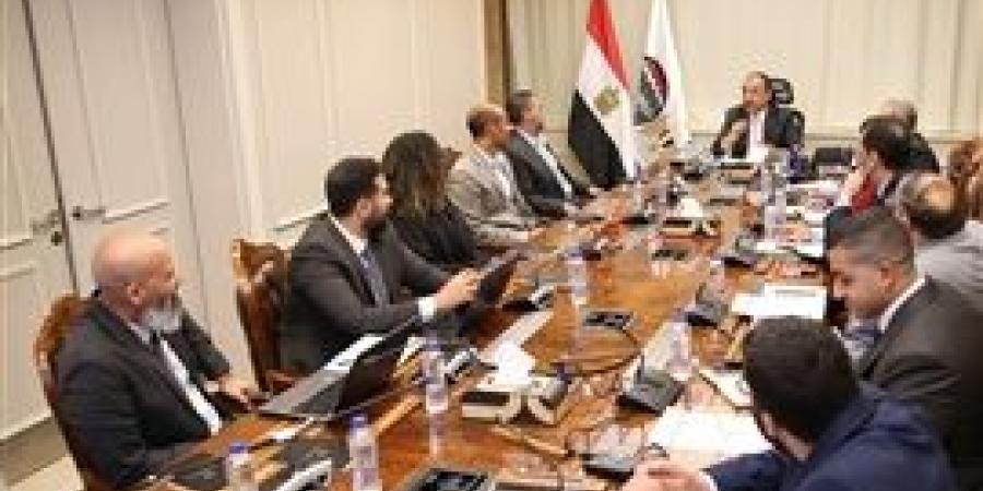 وزير
      قطاع
      الأعمال
      العام
      يبحث
      مع
      "SAP
      مصر"
      مستجدات
      تطبيق
      نظام
      "ERP"
      في
      الشركات
      التابعة