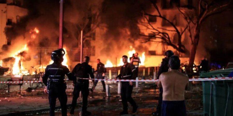 جيش
      الاحتلال
      يمنع
      نشر
      معلومات
      أو
      لقطات
      للقصف
      الإيراني
      وسط
      أنباء
      عن
      استهداف
      مقرات
      حساسة
