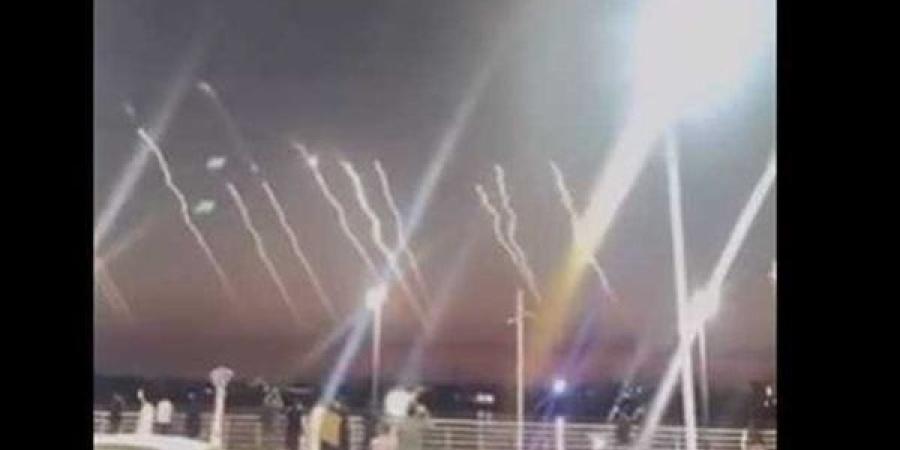 عاجل..
      إيران
      تطلق
      هجومًا
      صاروخيًا
     ...