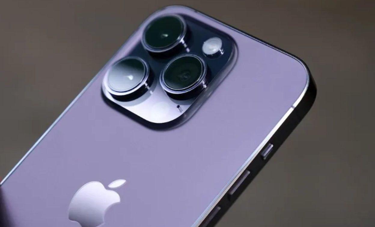 iPhone 16 Pro Max dummy unit highlights fresh desert titanium colour - Tech