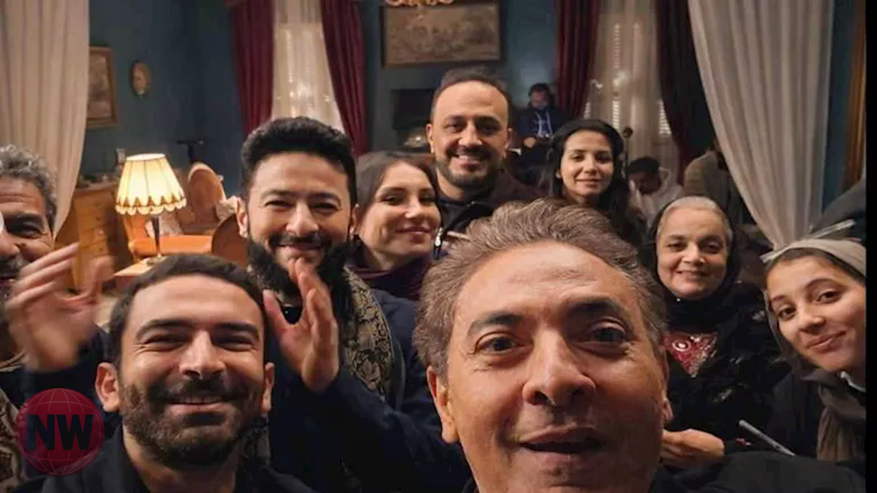 فتحي عبدالوهاب ينشر صورًا من كواليس «المداح: أسطورة النهاية» قبل عرض الحلقة